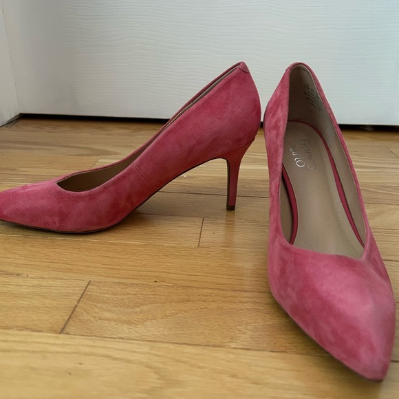 Franco Sarto Women's Pink Suede Pumps - Picture 2 of 5